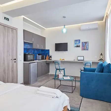 Live In A Funky & Renovated Studio Near Acropolis-3